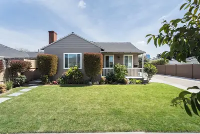 Image de Spacious 4-bedroom with Ac, W/D in Long Beach next to Hartwell Park