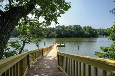 Image de Newly Renovated River Retreat w/Dock and Pool