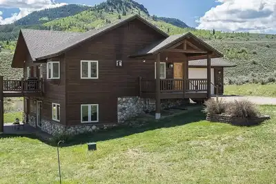Image de Beautiful Lakeview home - 360 views. In Stagecoach State Park.