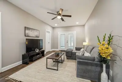 Image de 15 Bed Home Minutes from Dallas