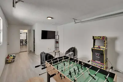 Image de Modern Pool Home w/ Game Rm 1 min to Busch Gardens