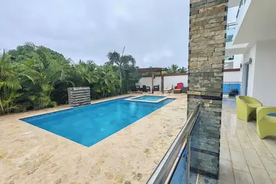 Sos 5br Festive Funhouse + Bonus
