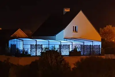 Image de Saint-LĂ´ - Maison avec piscine et vue sur parc.
