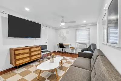Image de Fully Renovated 2 Bedroom Penthouse Beach Suite #6