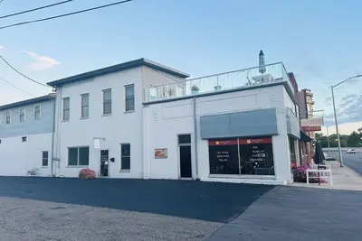 Image de Spacious and luxurious downtown loft in Logansport w\/ incredible rooftop patio