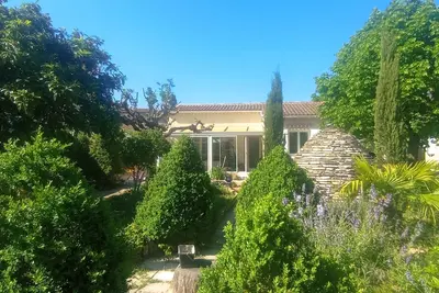 Image de Maison de famille dans un écrin de verdure, entre Aix en Provence et Luberon