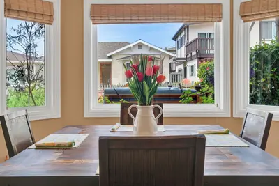 Image de Cozy Beach Living with Large Patio & Garage Parking - Sleeps 4