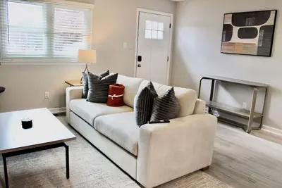 Image de Charming 2-bedroom townhome in Raleigh with Ac, WiFi