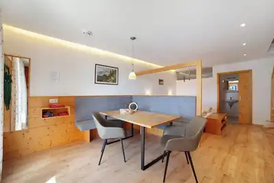 Image de Appartement \"Heimat\" avec vue sur les montagnes, terrasse partagée et Wi-Fi