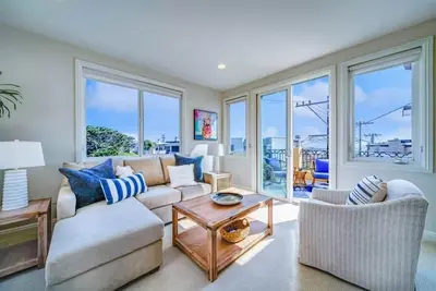 Image de Beach Townhome with Ocean Views, Sleeps 6, Garage Parking Space