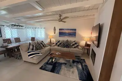 Image de Charming 3-bedroom cottage with 2-minute walk to  Siesta Key beach