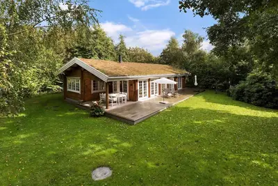 Image de Idyllic wooden lumber house 300m from.