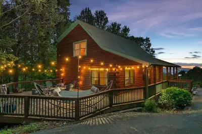 Image de Such Great Heights | Pet Friendly, Hot Tub & Mountain View!