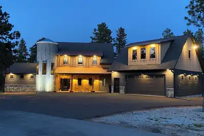 Image de Unique Black Hills Silo Escape, 1 block from pool, 10 min from Deadwood Fun!