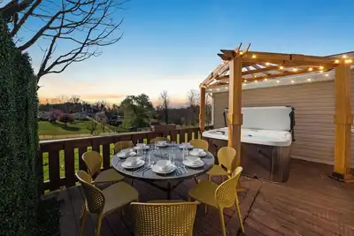 Image de Adventure Basecamp, Walks to Kaymoor and Long point Trails, Hot Tub & Game Room