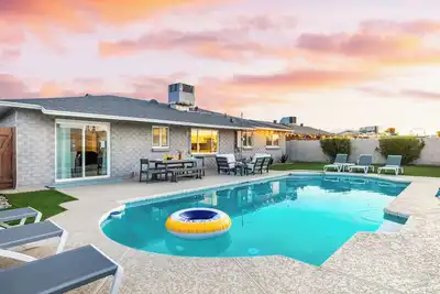 Image de Private Pool + Outdoor Oasis • 5mins to Old Town | Indianola Oasis by AvantStay
