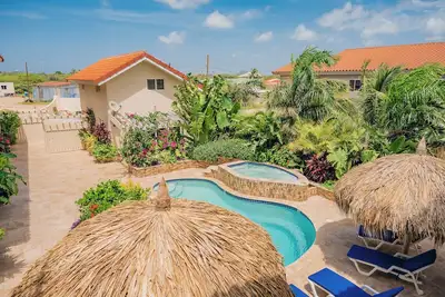 Image de Spacieux appartement de 4 chambres à 2 km de Eagle Beach - Dream Suites Aruba