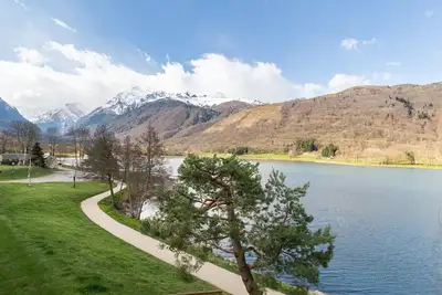 Duplex rénové 6 pers avec vue sur lac à Loudenvielle