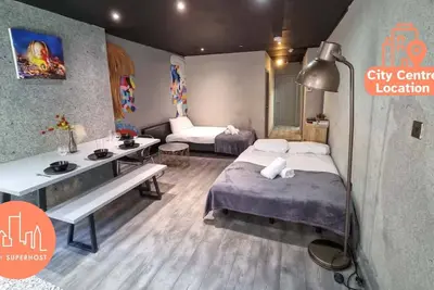 Image de City Centre Flat by City SuperHost