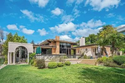Image de Summit Estate - Spacious Estate w\/ Pool, Spa & Lush Grounds