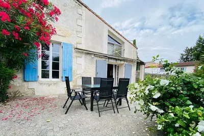 Image de Homerez - Maison familiale spacieuse à Niort avec jardin