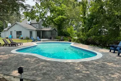 Image de Minutes from Downtown Easton and St. Michaels | Pool | Private Dock