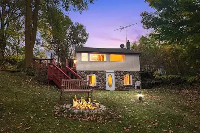 Image de Cozy Treehouse on the Lake