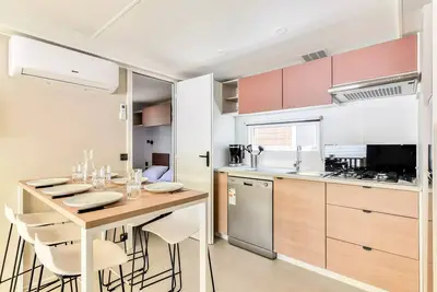 Image de Mobil-home | Premium | 3 Ch. | 6 pers. | Terrasse surélevée | A/C