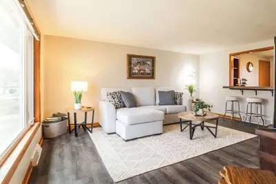Image de 1 Block To Lambeau 3 Br, Sleeps 6 Pet-Friendly