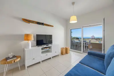 Image de Beautiful sea and pool view 1-bed in gated condominium with parking