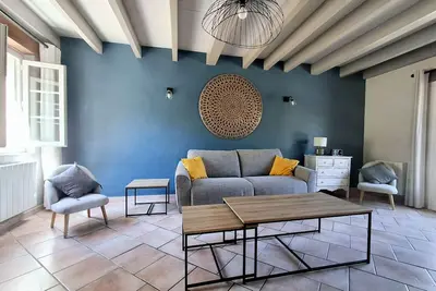 Gîte Périgord Maison avec piscine et vue campagne : La Maison du Pech
