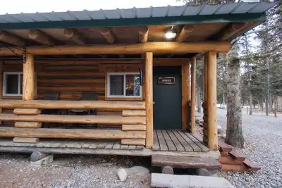 Image de Spruce Cabin: Relax in the Mountains | Sleeps 4 | Private Bath | No cleaning Fee