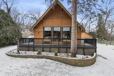Image de Modern Cabin located near Lake Mary Twin Lakes, Wi- Game Room