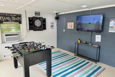 Image de Cozy Bungalow near Downtown Pensacola: Game Room, Patio + Fire Pit, 3 Bedroom!