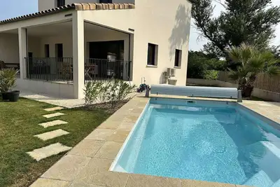 Image de Villa moderne avec piscine privée à Vallon-Pont-d'Arc - 8 personnes