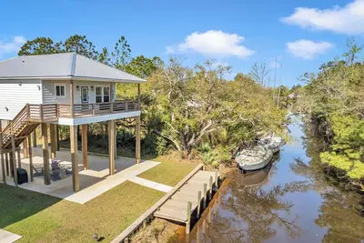 Image de Modern Waterfront Escape in Bay St. Louis with dock, ping pong, cornhole & more!