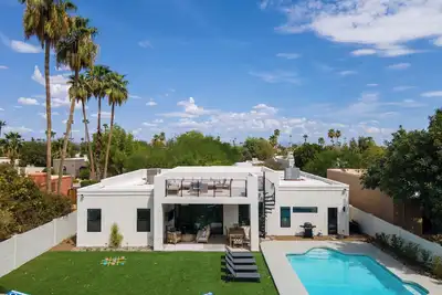 Image de ☆Amazing mountain View☆, backyard and interior, large pool and on the canal.