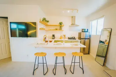 Image de Modern & Elegant Studio Retreat