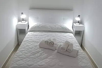 Image de Cozy, newly renovated apartment located within walking distance of downtown