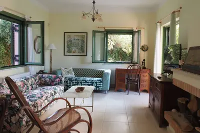 Thei's Nest in a large garden in the Prines' centre near restaurants, beach, city