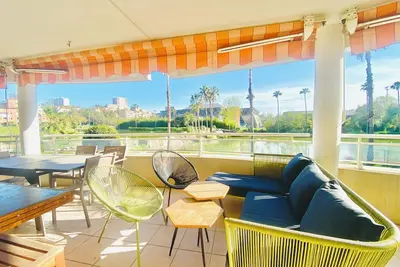 Image de Appartement moderne dans résidence avec piscine tennis - vue lac 10 mn de Cannes