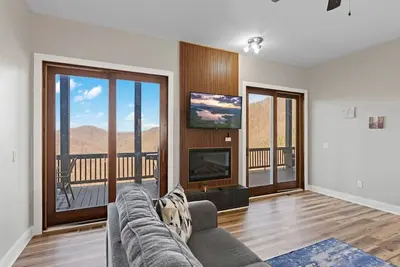 Peaceful Sylva Hideaway |Perfect for Nature Lovers