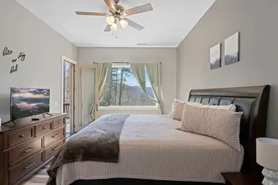 Image de Mountain Hideaway, Grill, and Sunset Views!