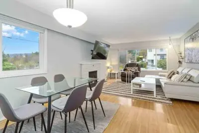 Image de Cozy 3br Retreat in North Van!