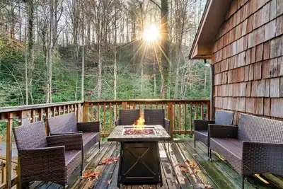 Image de Free Dollywood Tix/Spacious/Dog Friendly/Firepit