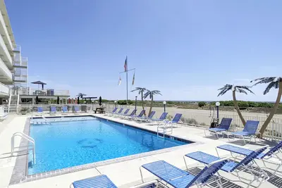 Image de Serenity Now! Oceanfront 2br Wildwood Crest condo with gorgeous pool!