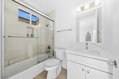 Image de 4 New Construction in 2024 luxury home 4b/4. 5b
