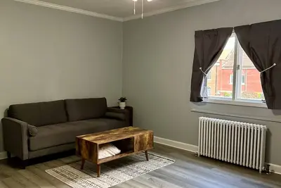 Image de Amazing Downtown Location! Quiet & Spacious! #B