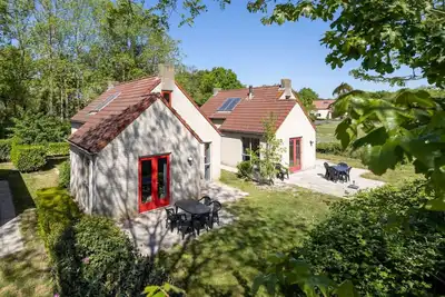 Image de Vacation home with sunny garden