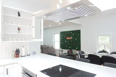 Image de Modern 5br 3ba • Retreat Near Subway & Downtown • Free Parking